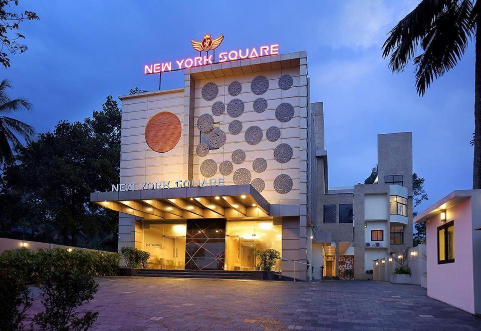 Hotel New York Square 戈德亚姆 外观 照片