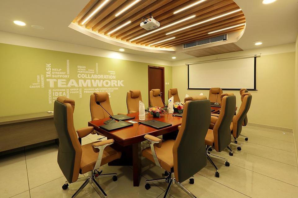 Hotel New York Square 戈德亚姆 外观 照片
