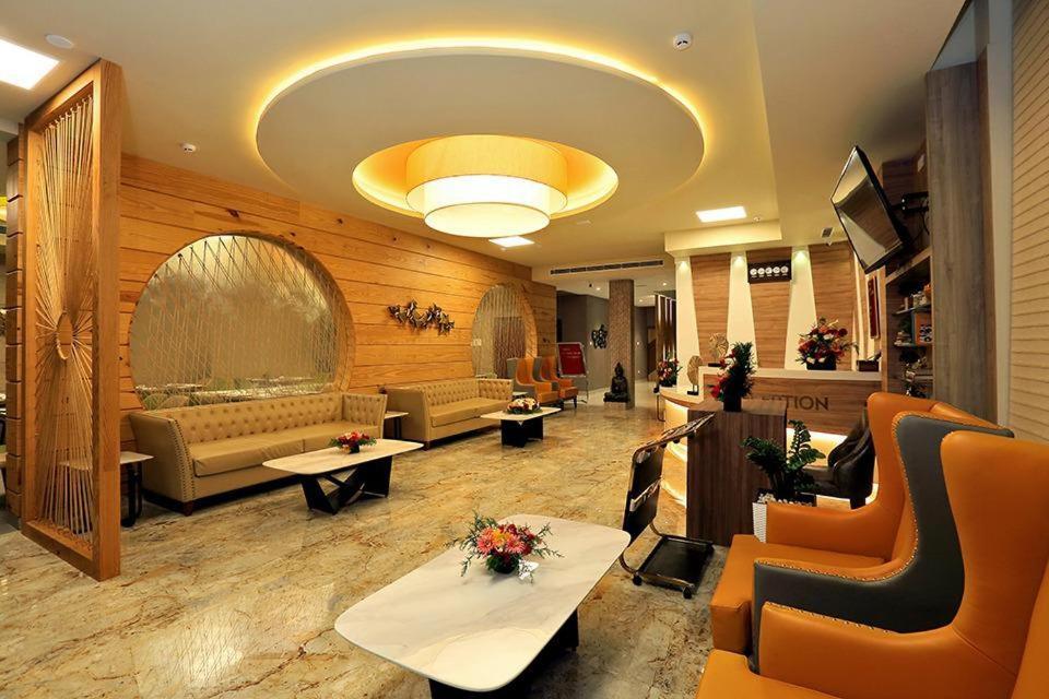 Hotel New York Square 戈德亚姆 外观 照片