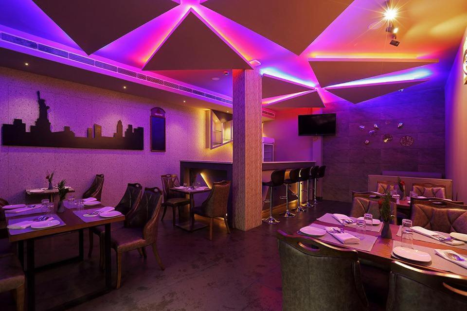 Hotel New York Square 戈德亚姆 外观 照片