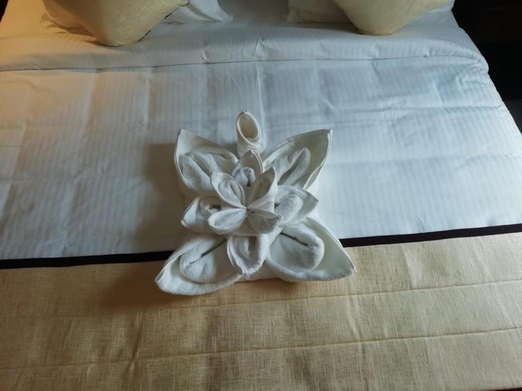 Hotel New York Square 戈德亚姆 外观 照片