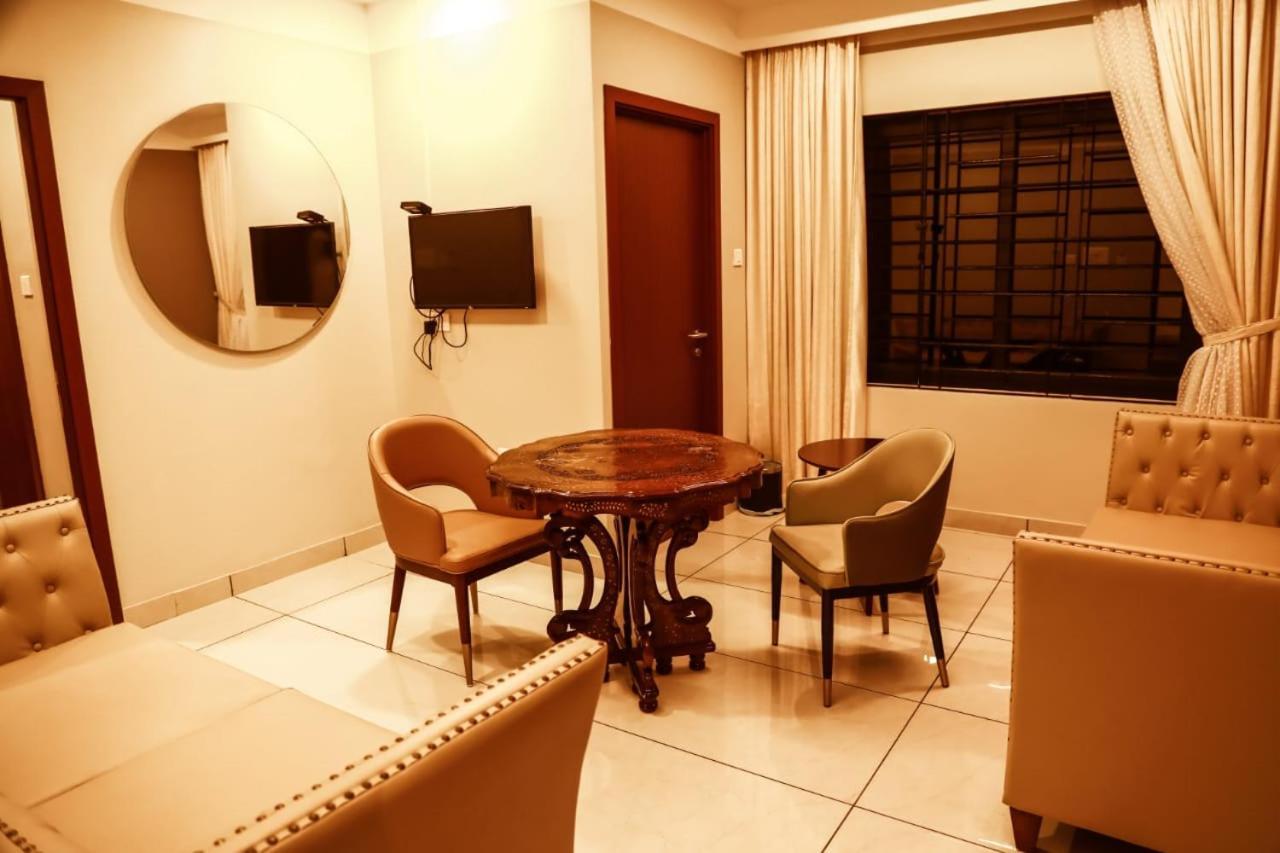 Hotel New York Square 戈德亚姆 外观 照片