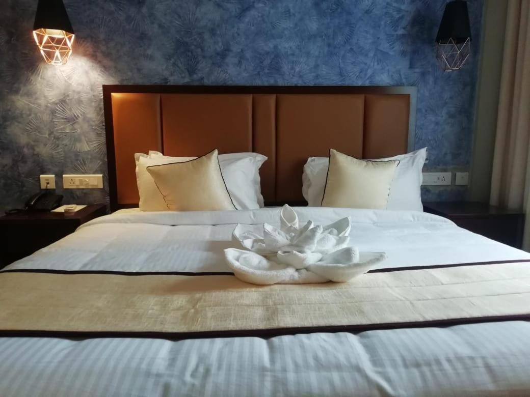 Hotel New York Square 戈德亚姆 外观 照片