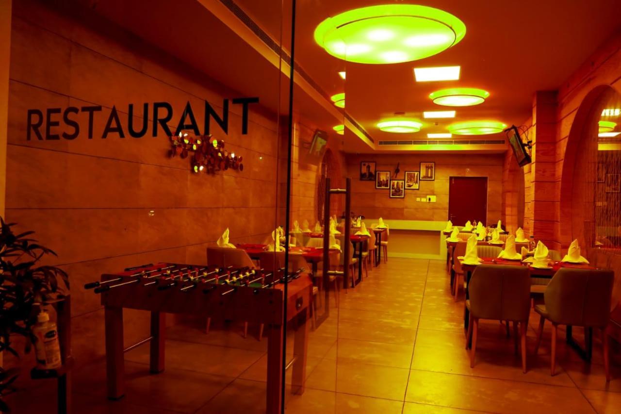 Hotel New York Square 戈德亚姆 外观 照片