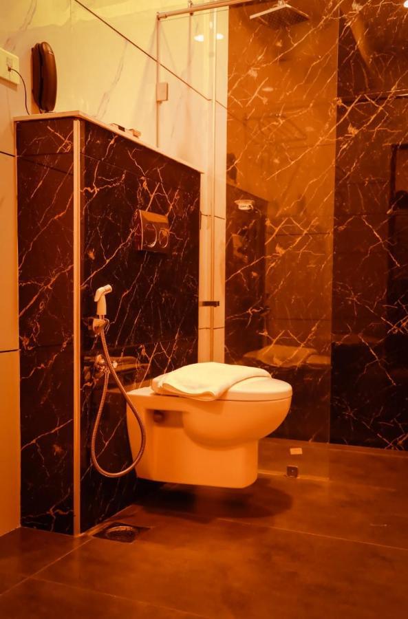 Hotel New York Square 戈德亚姆 外观 照片